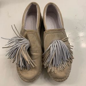 jslides pom shoes